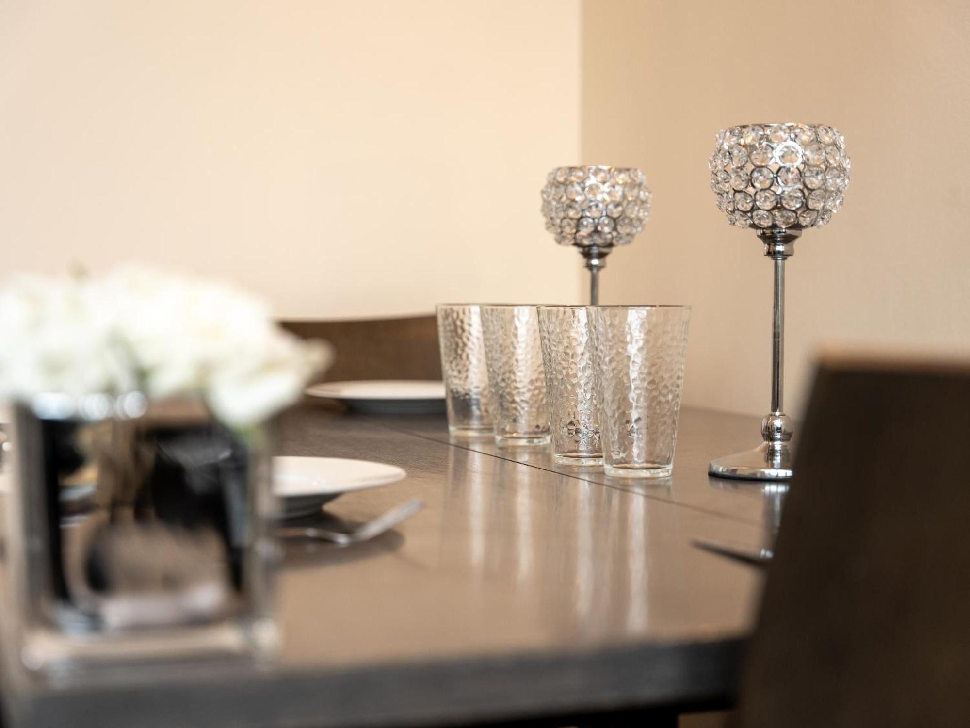 Luxury 2 Bed Apartment - Near Heathrow, Legoland, Windsor สลาว ภายนอก รูปภาพ