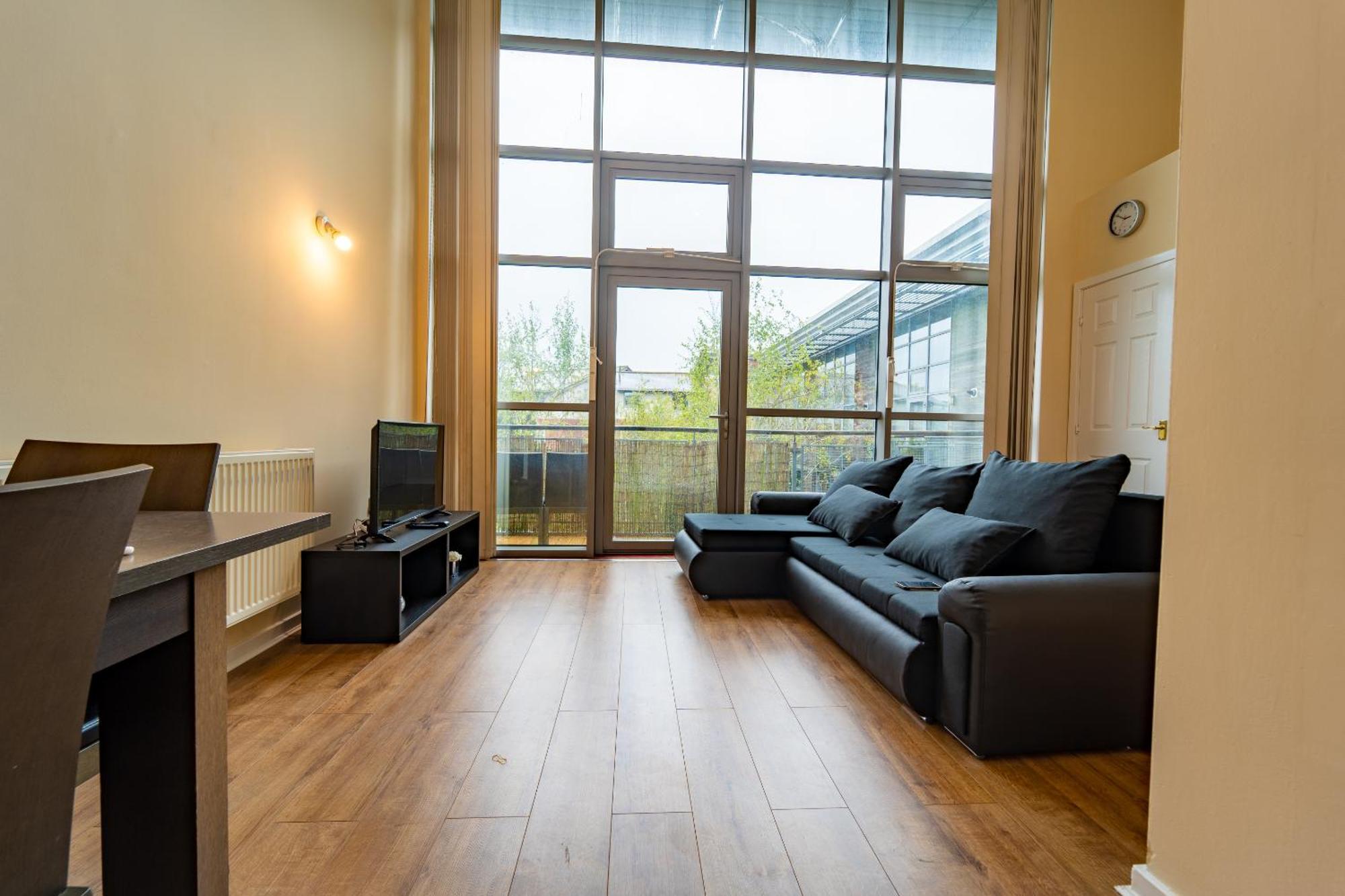 Luxury 2 Bed Apartment - Near Heathrow, Legoland, Windsor สลาว ภายนอก รูปภาพ